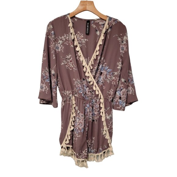 Design Lab Romper‎ Pale Purple Floral Cream Pom Pom Trim 3/4 Sleeve Sz Small EUC - Picture 1 of 13
